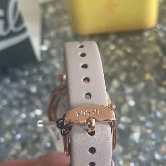 New The desert dweller purple lilac Fossil women’s genuine leather wristwatch - Picture 7 of 13